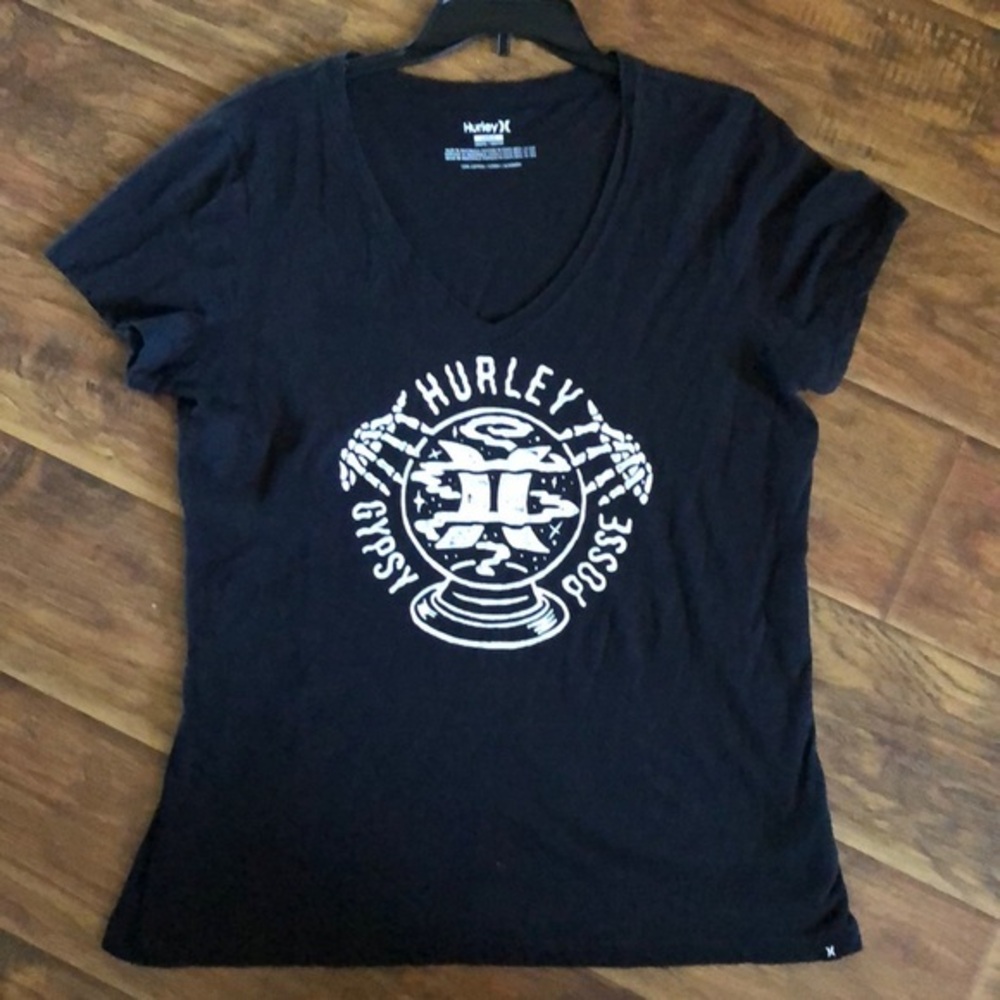 Hurley v-neck  tee skeleton hands size large